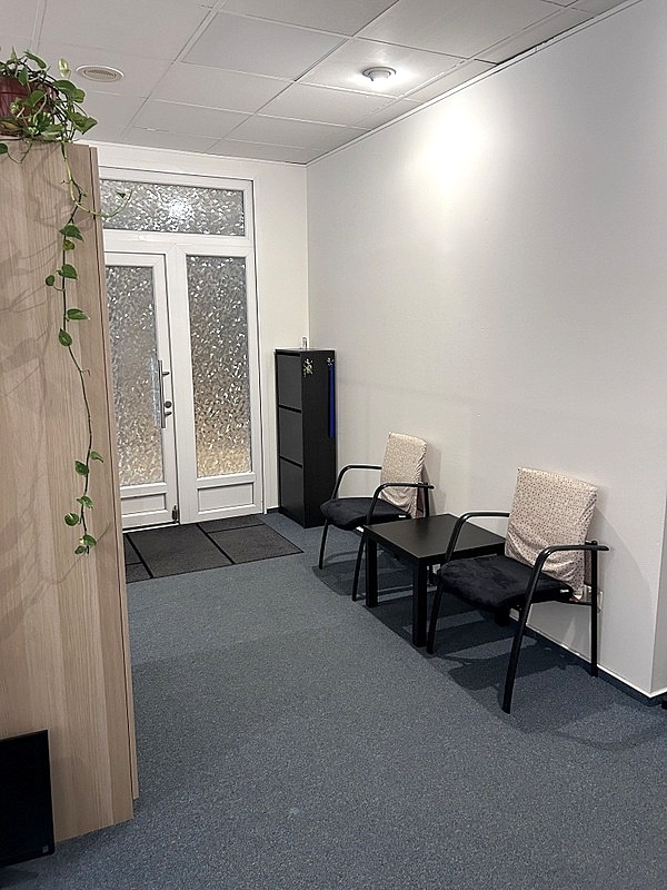 Pronájem kancelářského celku 166 m2 v centru města - 10