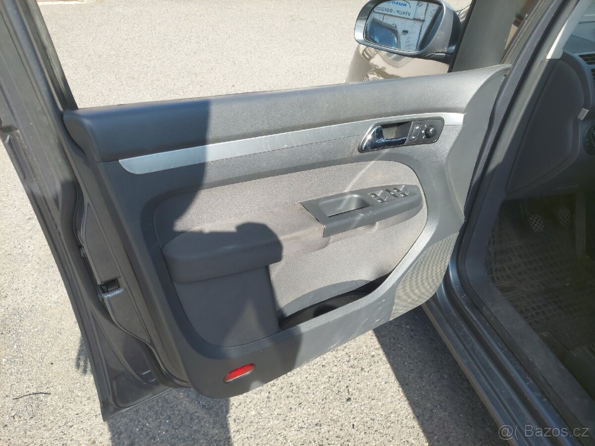 VW Touran 2.0tdi 103kw - 10