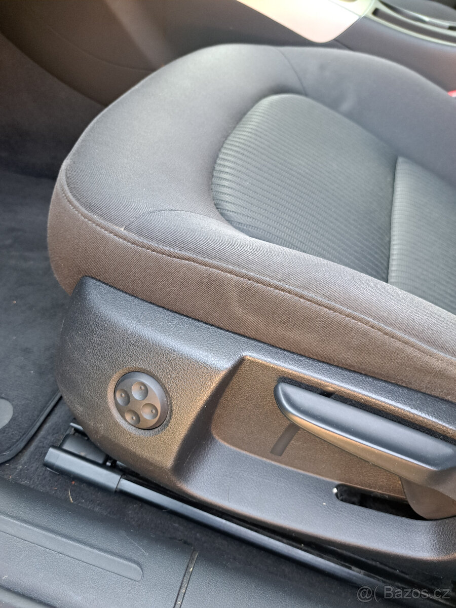 AUDI A4 B8 2.0TDI - JEN 183tis km - 10