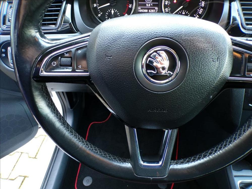 Škoda Rapid 1,2 TSI-77KW XENONY - 10