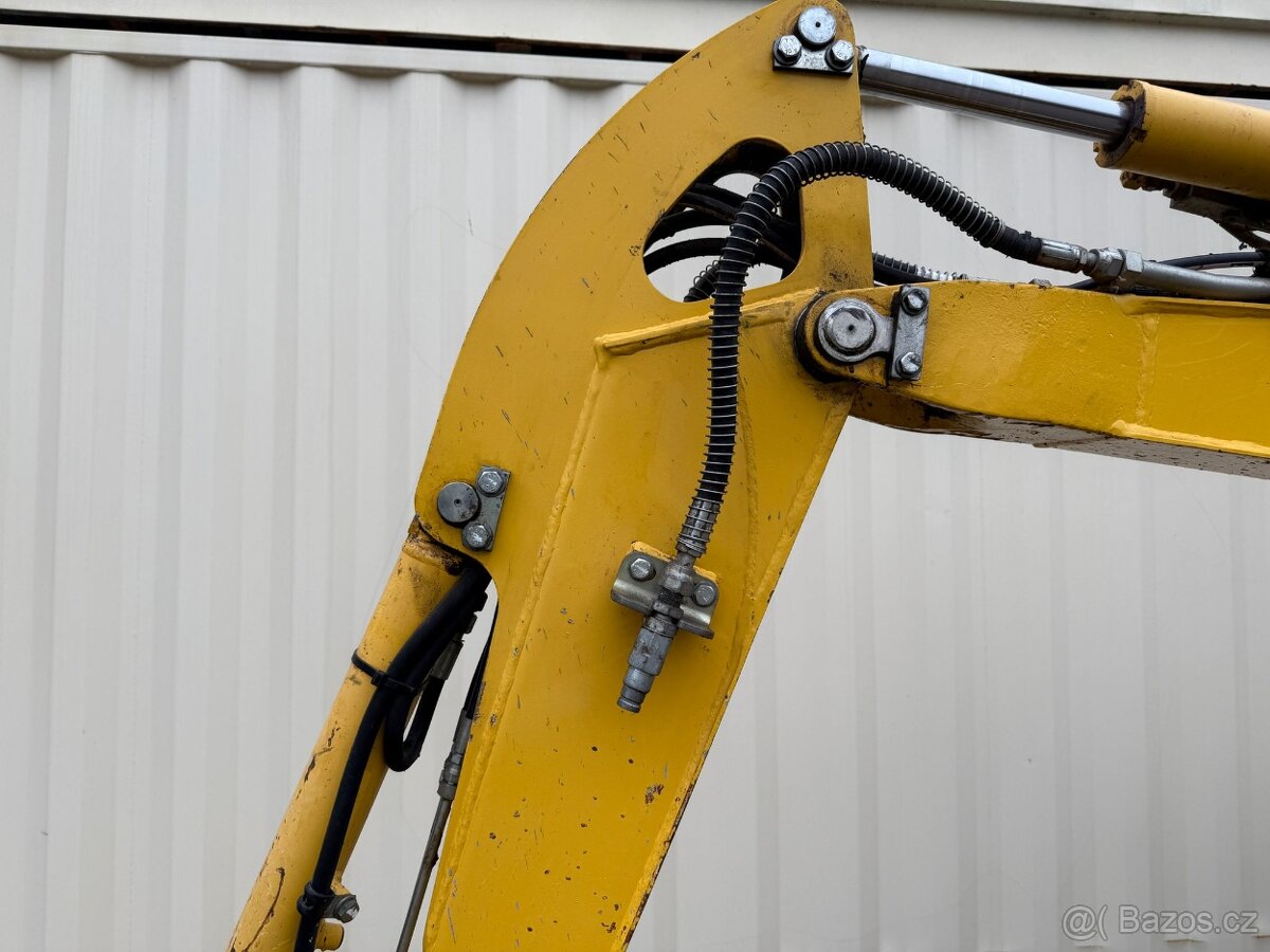 Komatsu PC26MR-3 - 10