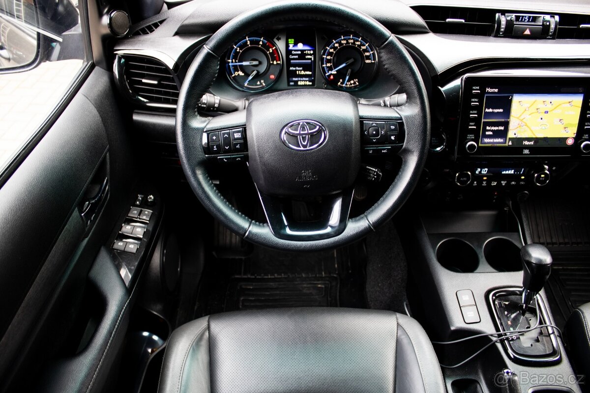 Toyota Hilux Double Cab - 10