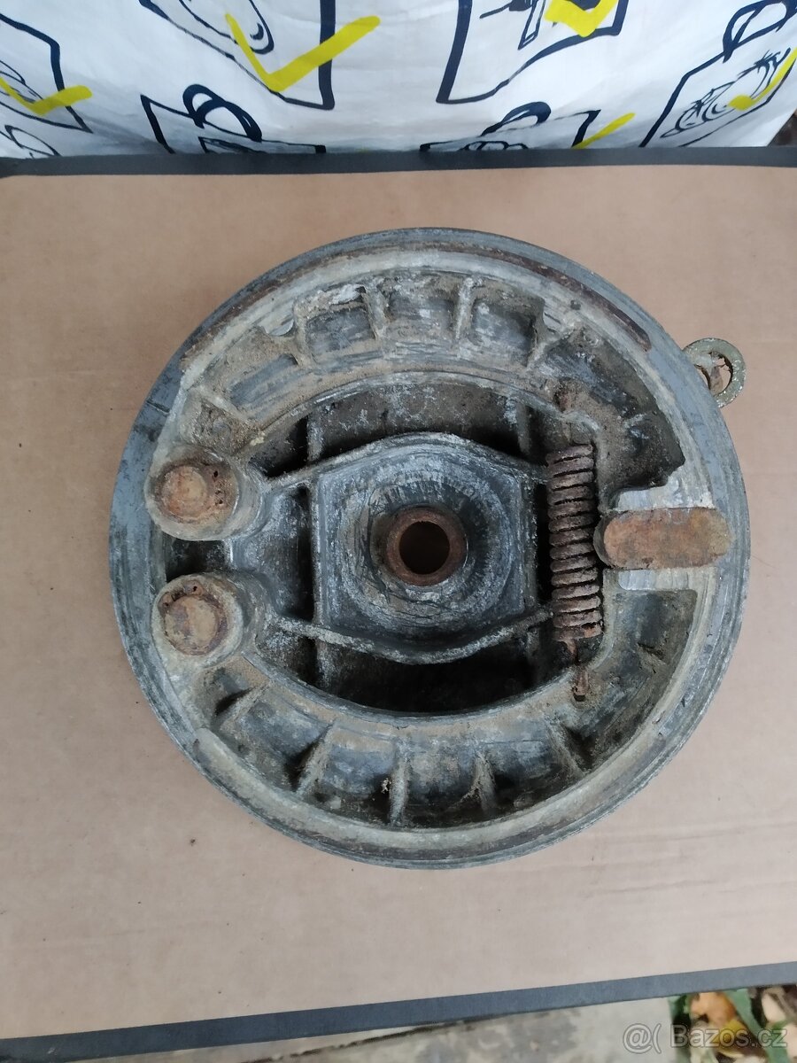 Brzdový Štít Kola Jawa/ČZ 125/351 150/352 - 10