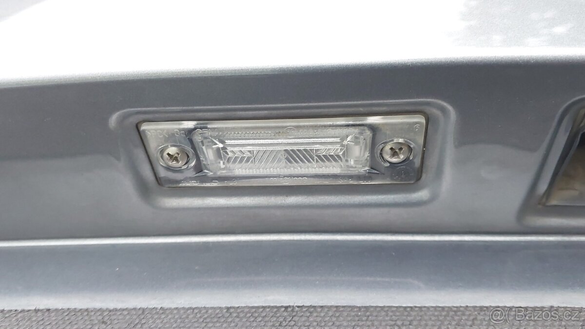 VW GOLF Plus – DVEŘE KUFR ŠEDÉ , STĚRAČ - 10