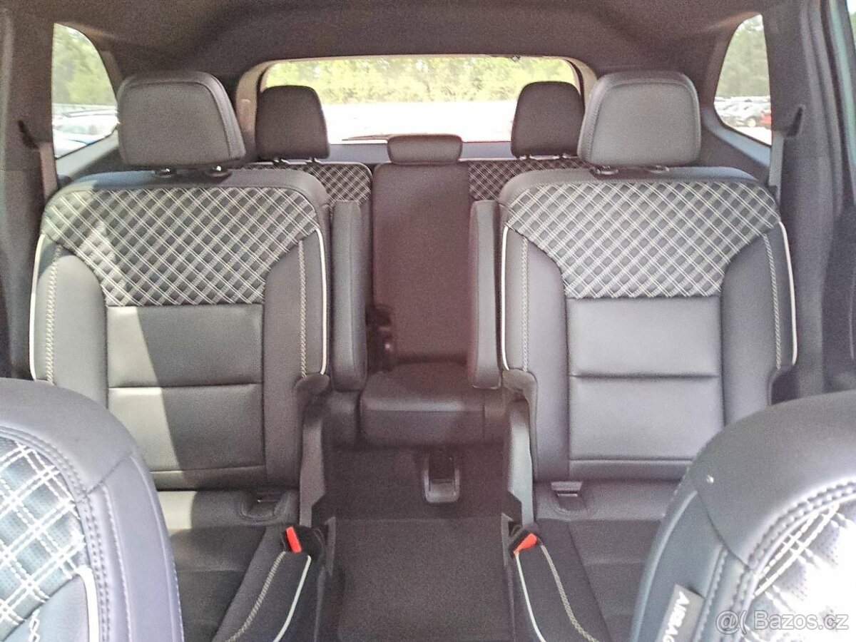 GMC Acadia Denali 2025 - 10