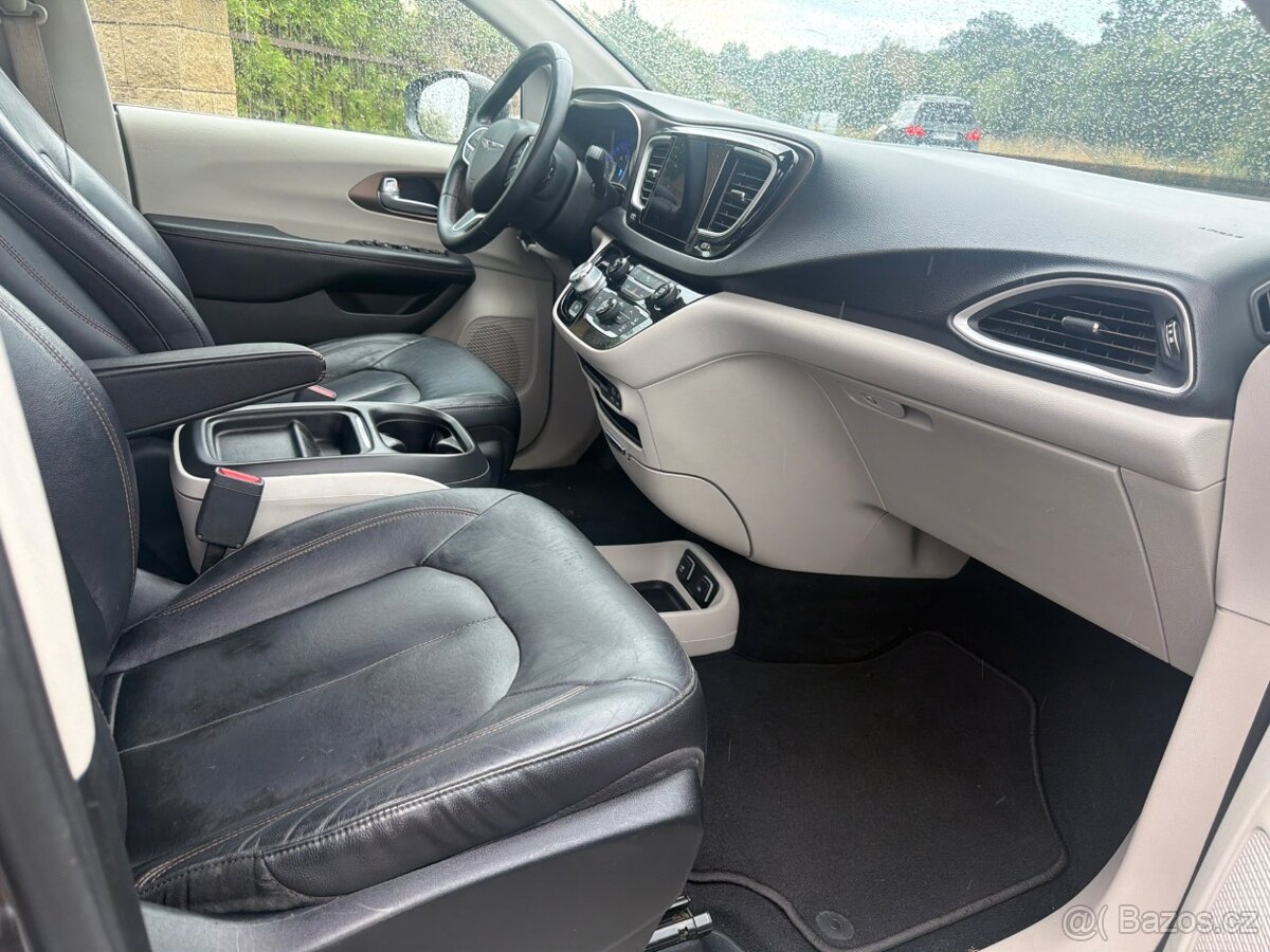 Chrysler Pacifica 3,6 Pentastar 8 míst 2017 - 10