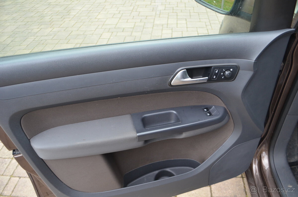 PRODÁM VW CADDY 1.2TSI LIFE 2013 135.000KM, TAŽNÉ - 10