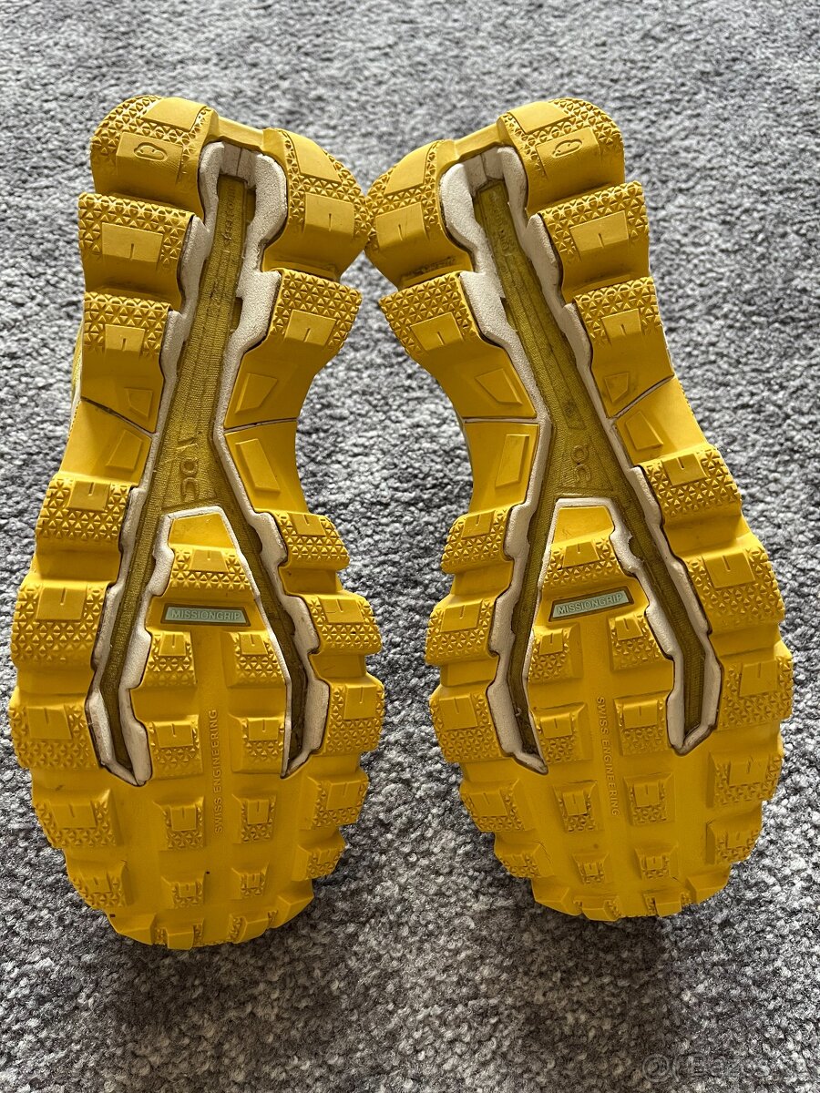 On Running, model Cloudventure WP, velikost 38,5 - 10