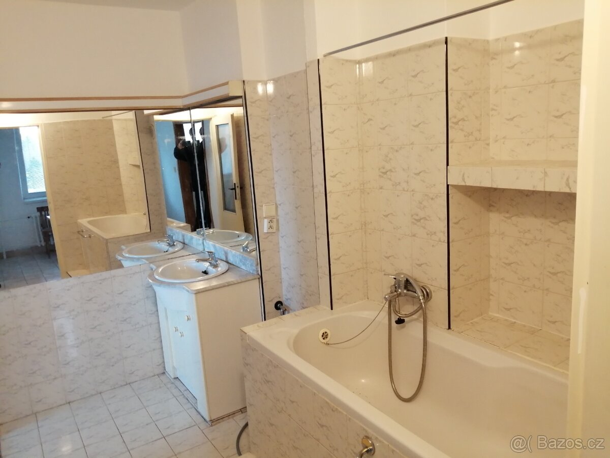 Prodej 3+1 Bystrc, ul. Kuršova, 75 m2, lodžie, šatna - 10