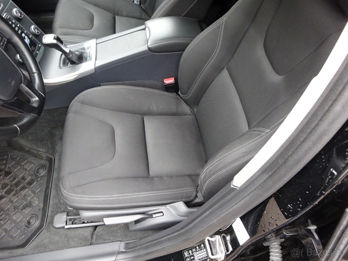 Volvo V60 2.0 D3 r.v.2016 (110 kw) servisní knížka - 10