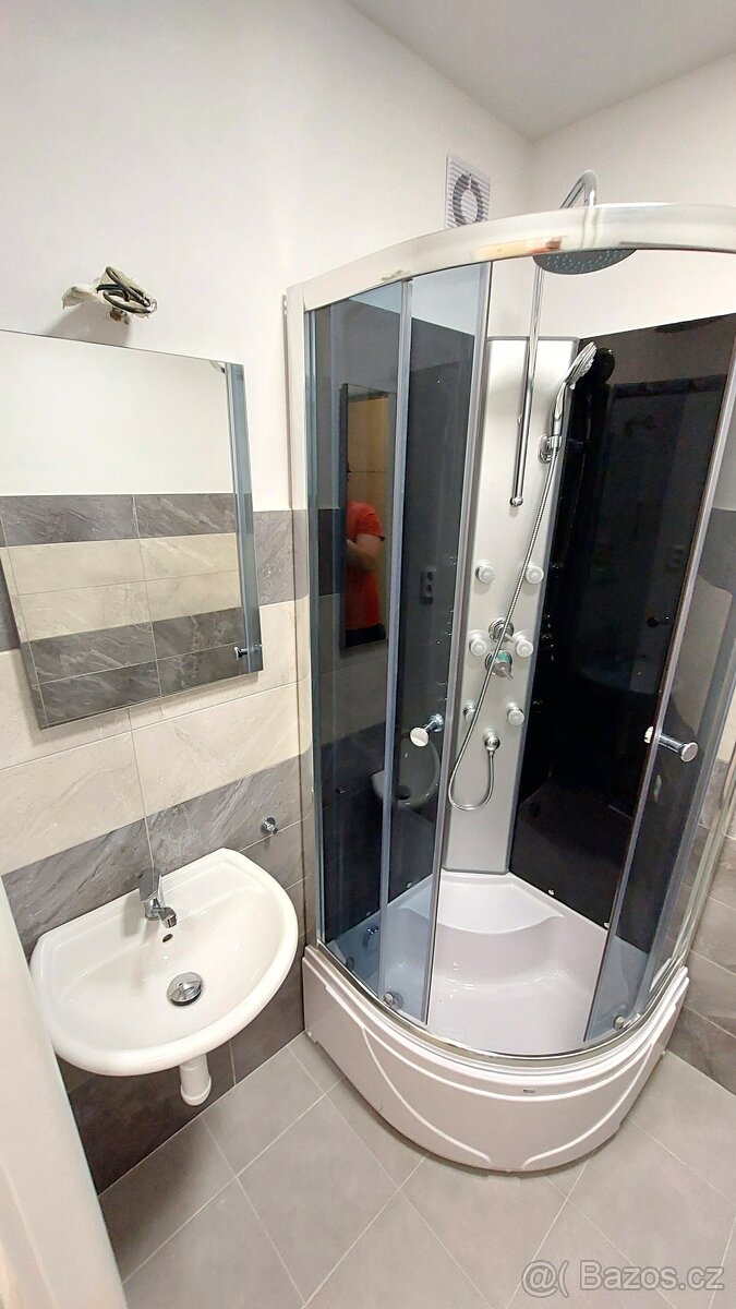 Pronájem bytu 2+1 (60 m2) Komenského, Adamov - 10