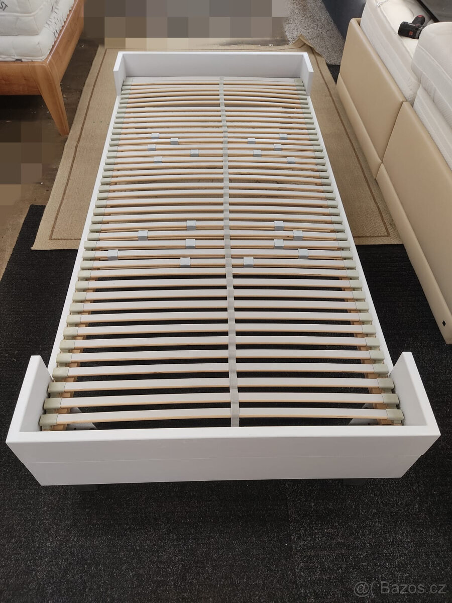 Postel bílý lesk 90x200x50cm - 10