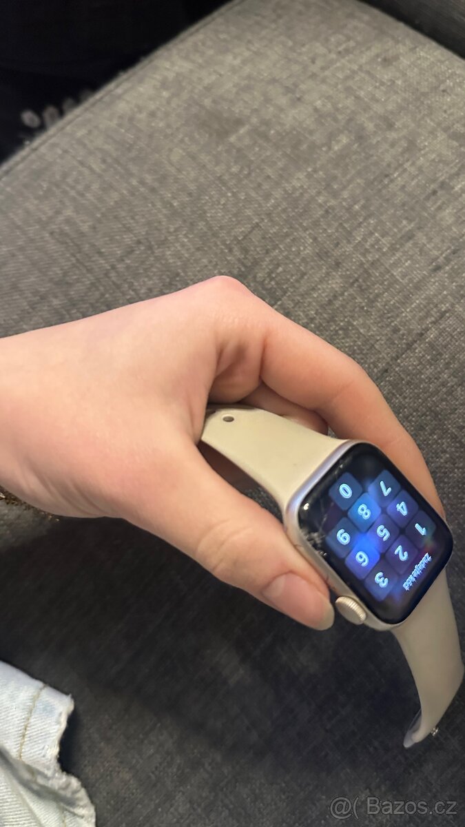 Apple Watch se 2022 gps druhá generace - 10