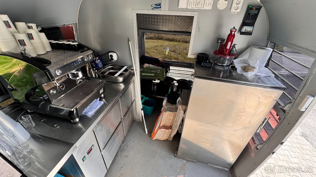 Airstream Overlander 26 - 10