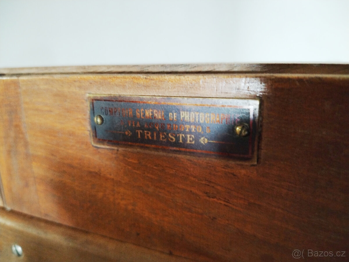 starožitný fotoaparát se statívem - 10