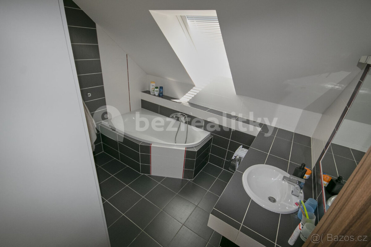 Pronájem domu 5 KK Velíková okr. Zlín - 10