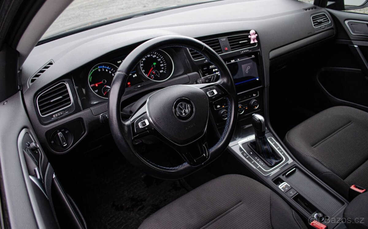 Volkswagen Golf e - 10