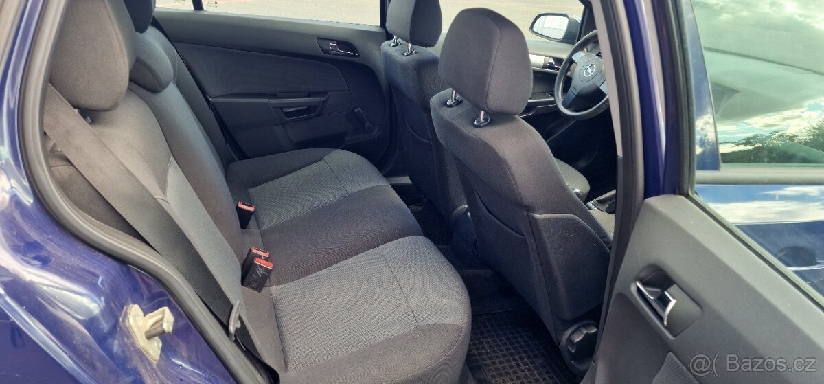 Opel Astra H 1.6i 16V kombi - 10