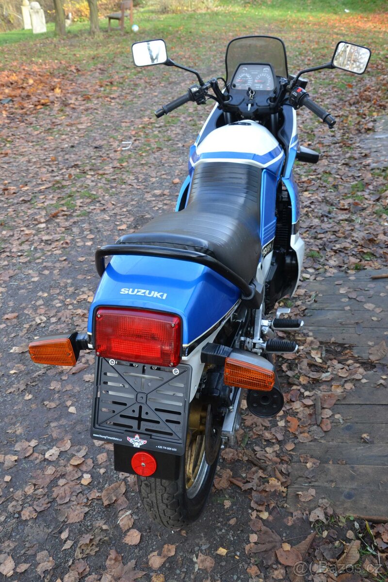 Suzuki GSX 750EF ( GR72A ) - 10