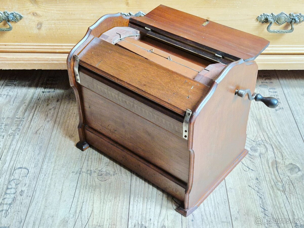 Starožitný hrací stroj, flašinet, The Mechanical Orguinette - 10