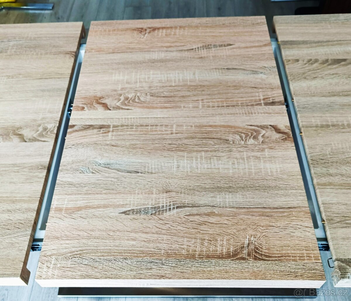 Jídelní stůl a (4ks židle). - 10