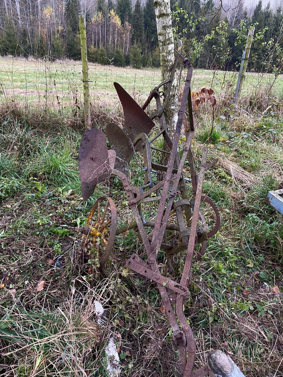 Traktor domácí výroby+vlečka+pluh+motor - 10