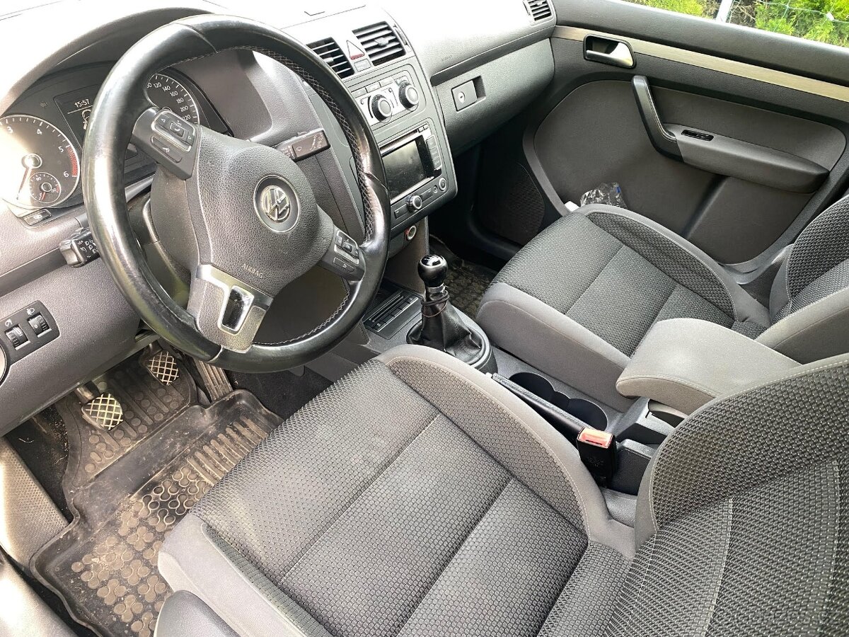Touran manuál, TDi 103 kW, 2 litr - 10