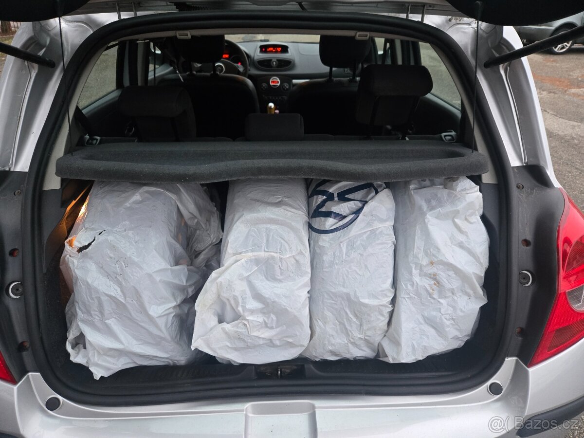 RENAULT CLIO 1,5 DCI - 10