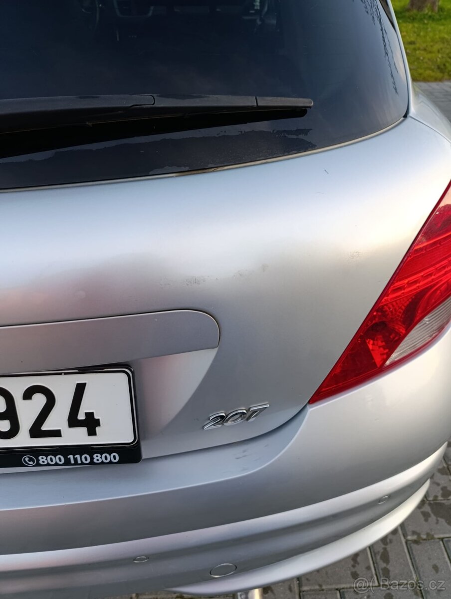 Peugeot 207 s benzínovým motorem 1.4 VTi - 10