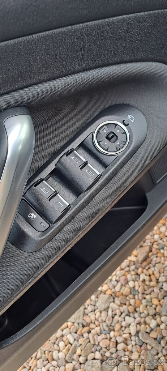 Ford Mondeo 2.0 TDCi 103kW 1.MAJ TITANIUM - 10