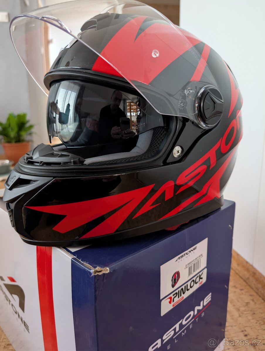 Helma HJC F70 XL a Astone GT 800 Evo M - 10