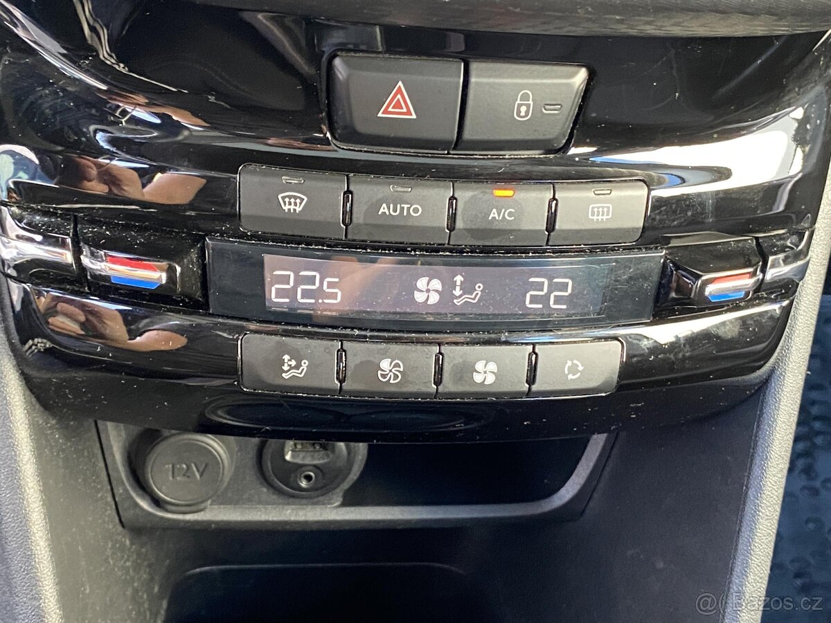 Peugeot 2008 1.2PT , 60 kW benzín, 2016 - 10