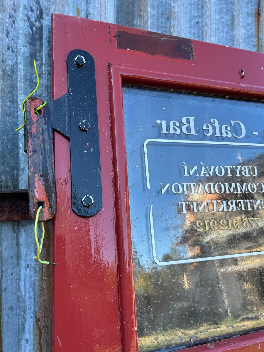 VCHODOVÉ MASIVNÍ DVEŘE - 10