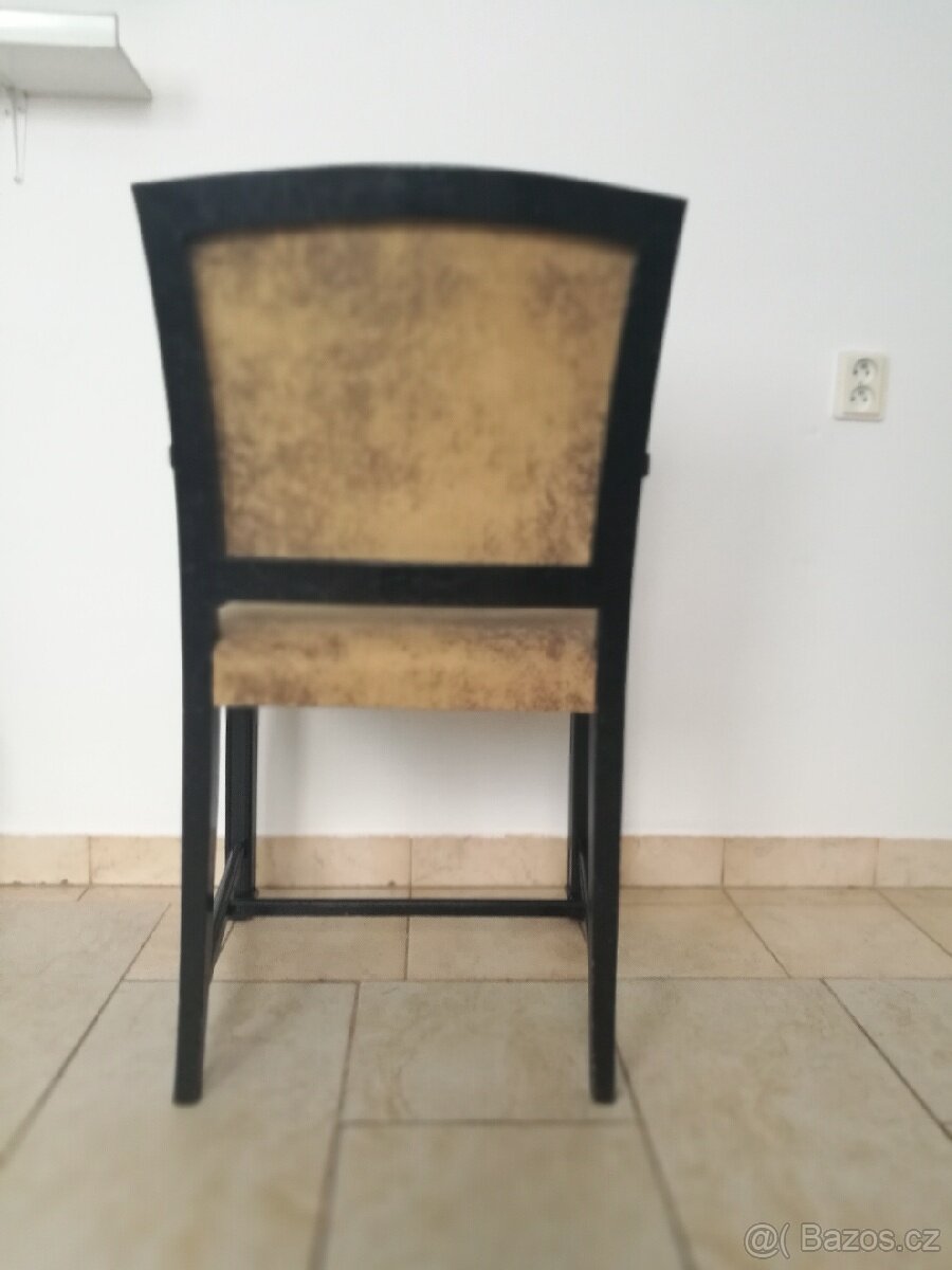 Prodám starožitný stůl ,6 židlí,dvě křesílka - 10