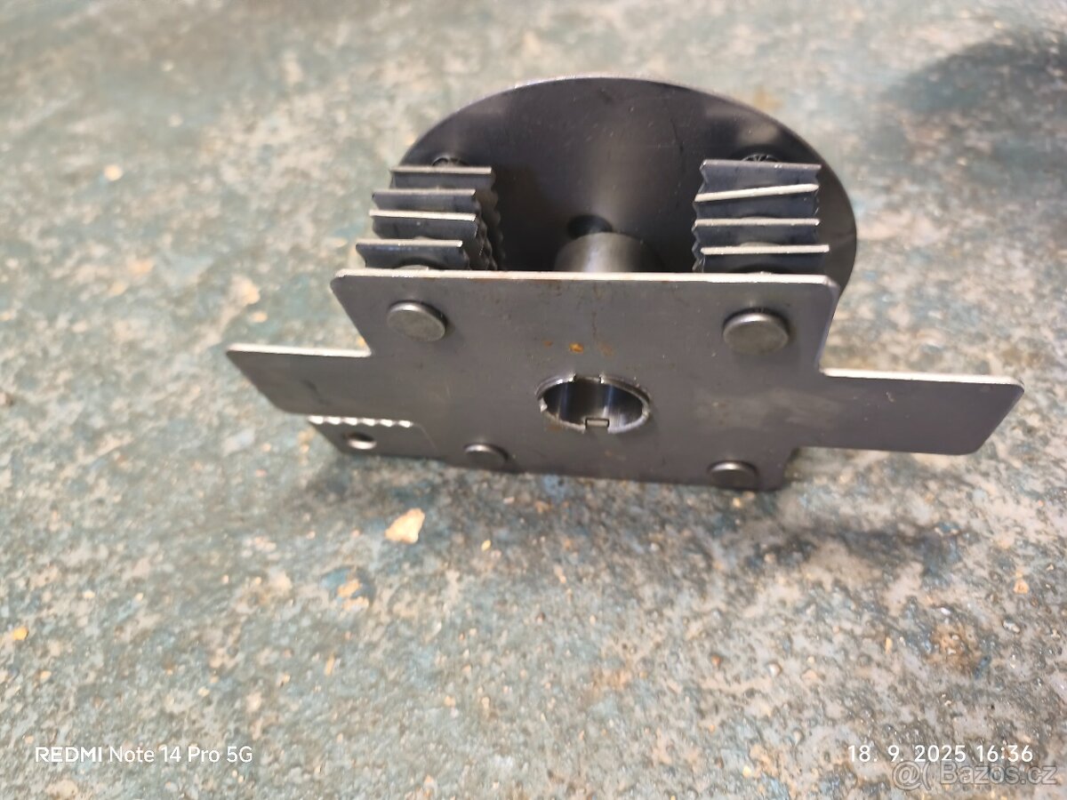 Kladivkový šrotovnik na obilii - 10