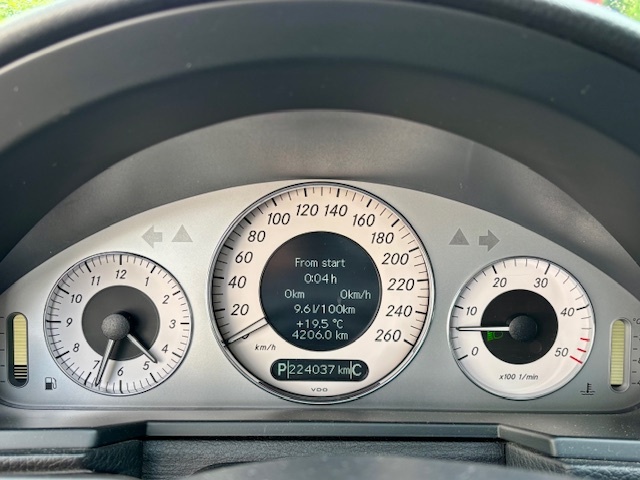 Mercedes-Benz E 320 CDI 4-matic - 10