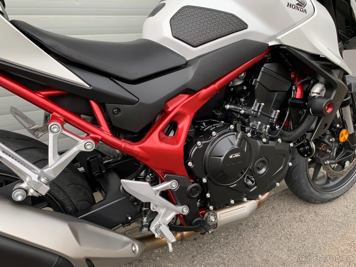 Honda CB 750 Hornet 35kW NOVÝ MODEL - 10