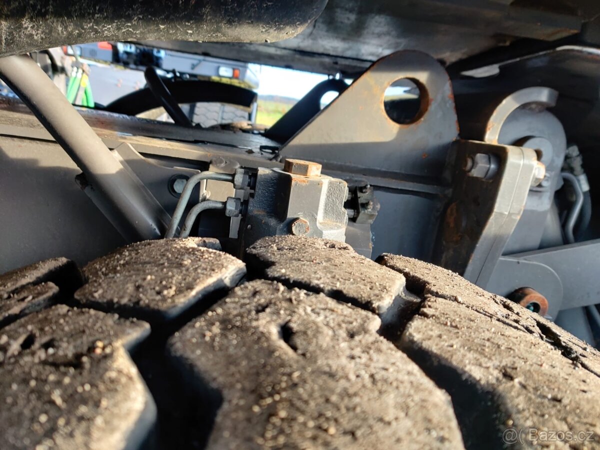 Kolový otočný bagr VOLVO EW 160 E - 10