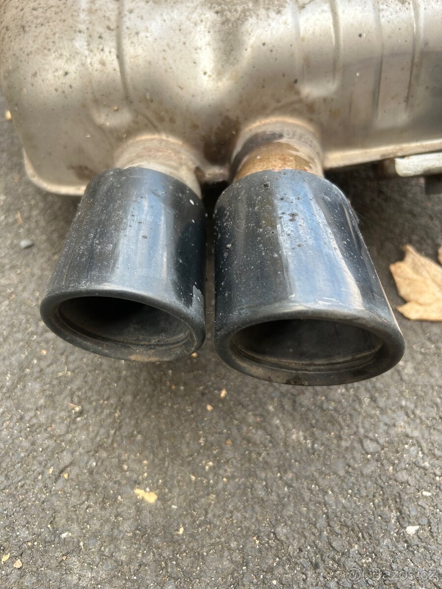 Bmw f11 530xd 190kw po dilech - 10