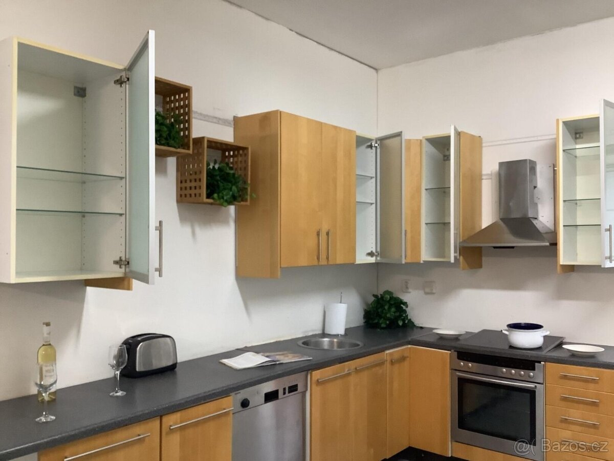 Nadčasová kuchyně GRÉTA - 10