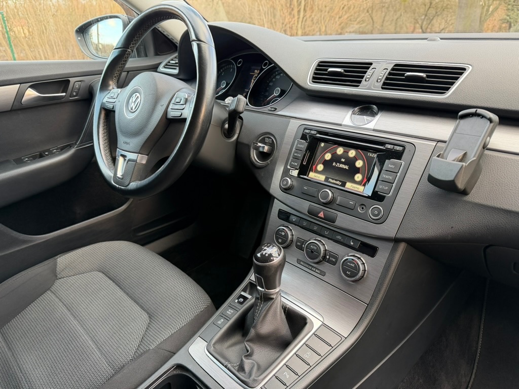VW Passat B7 Highline 2.0TDi 103kw r.v. 2014 manuál tažné - 10
