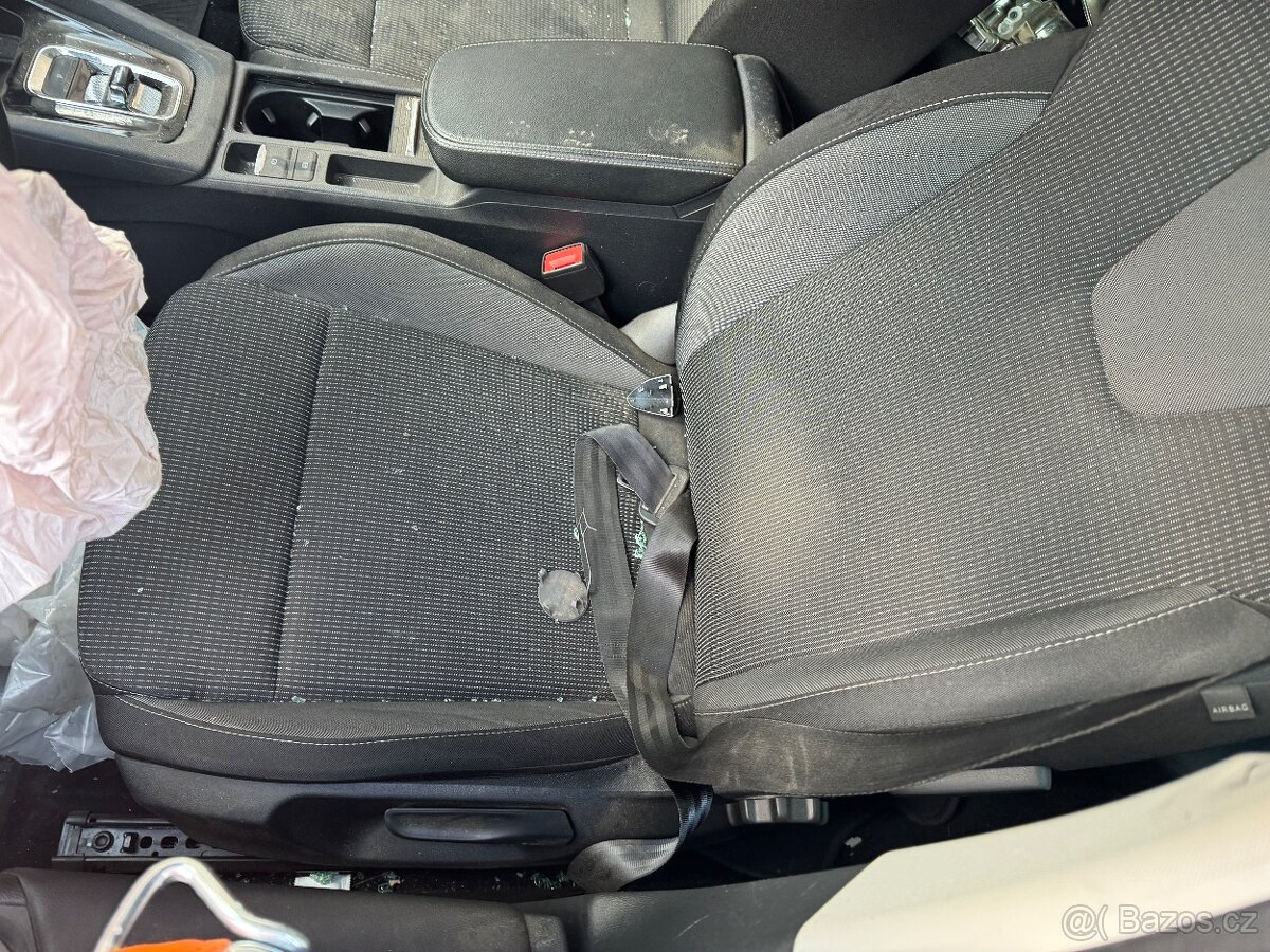 Prodám veškeré náhradní díly na Škoda Octavia 4/IV - 10