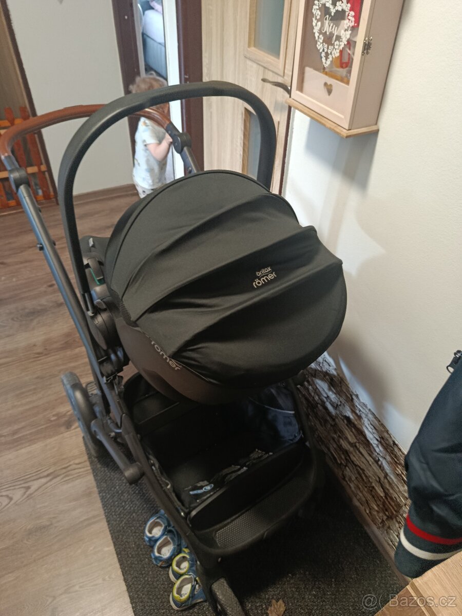 Prodám kočárek zn Britax s vajíčkem - 10