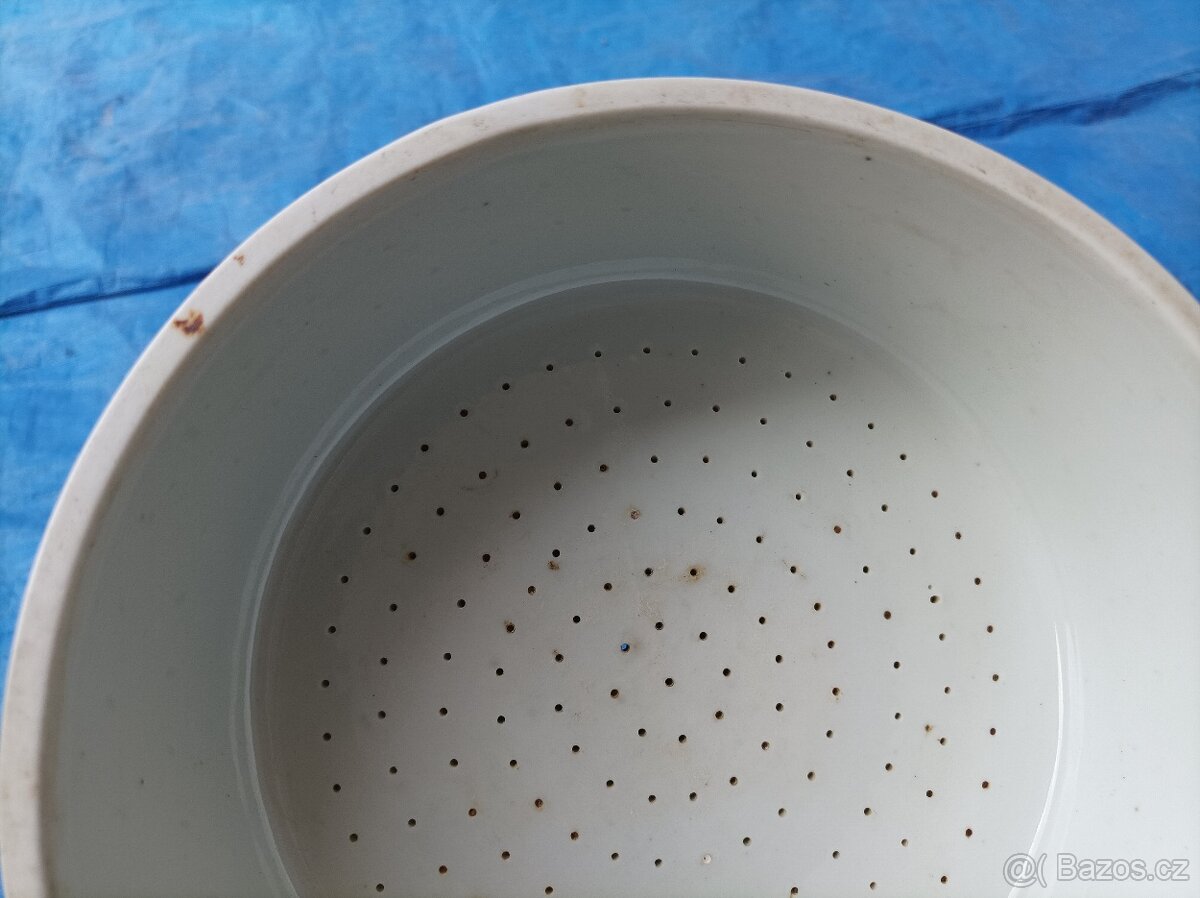 Porcelánový trychtýř - sítko, průměr 21 cm - 10