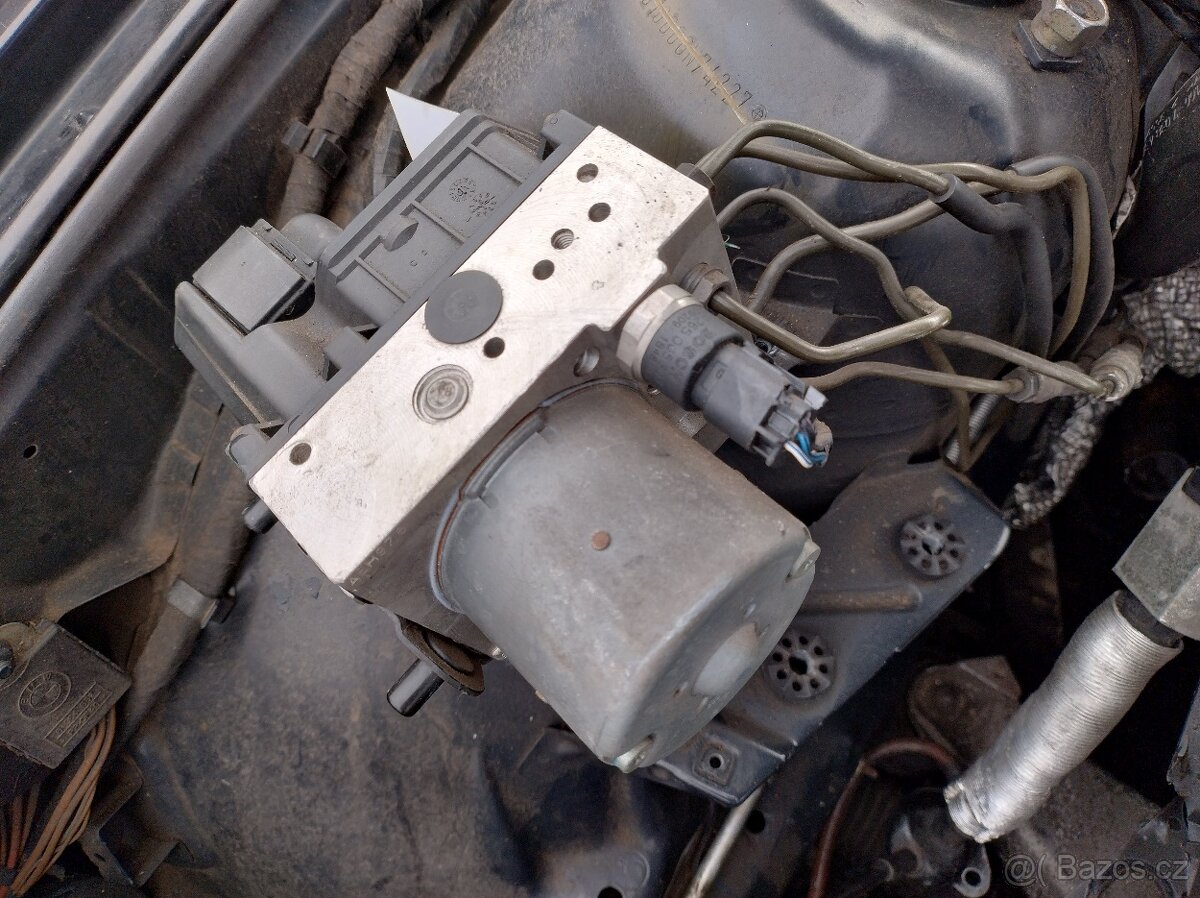 BMW E39 525i 2001 141kW - TOP VYBAVA, DILY - 10