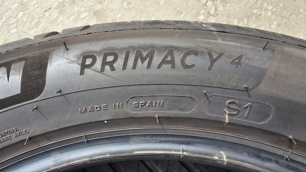 Letní pneu 235/50/19 Michelin - 10