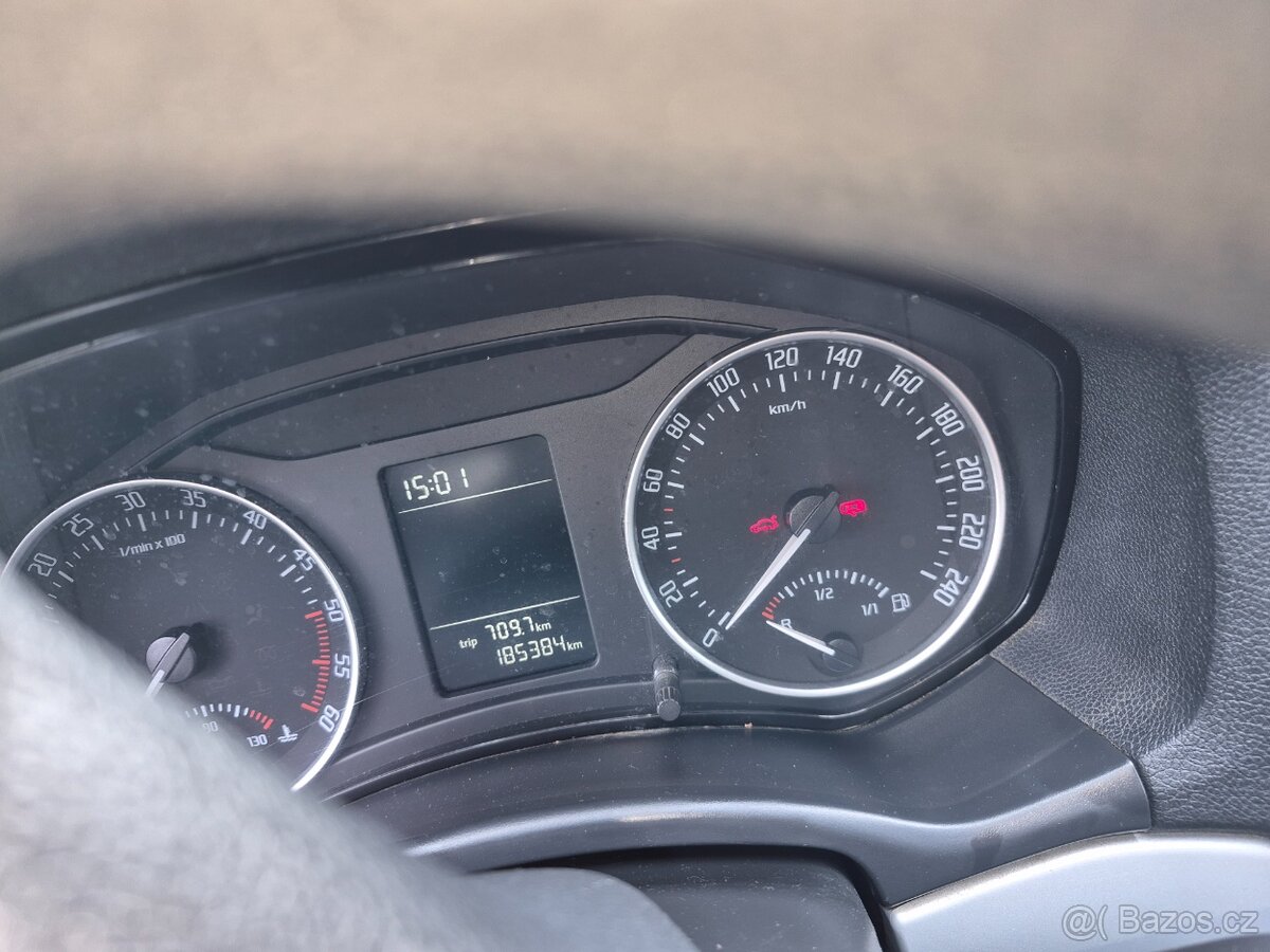 Škoda Octavia II Combi 1.6 TDI (2011) – 185 000 km, nová STK - 10