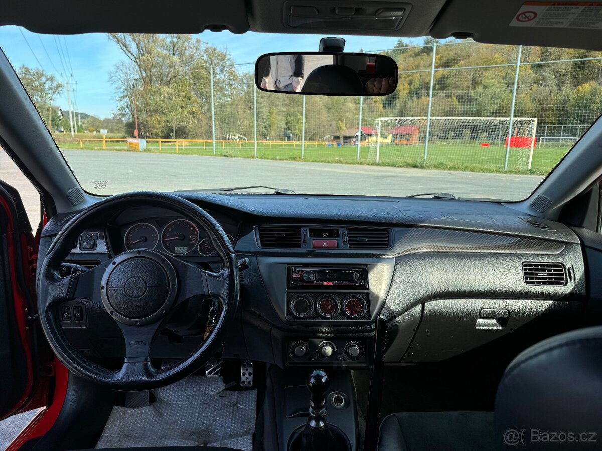 Mitsubishi Lancer evo IX - 10