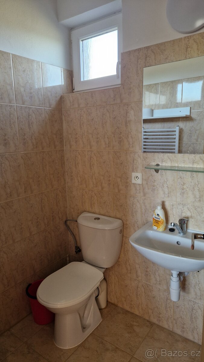 Dom, chalupa, penzión v obci Podhájska - 10