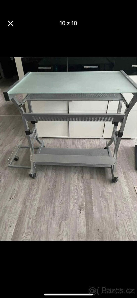 Počítačový stůl- za odvoz - 10